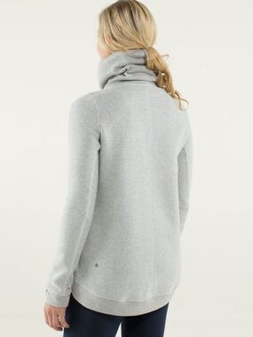 Lululemon Avenue Pullover Heathered Light Grey / Soot Light size 8 fit